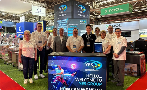 People networking at print show